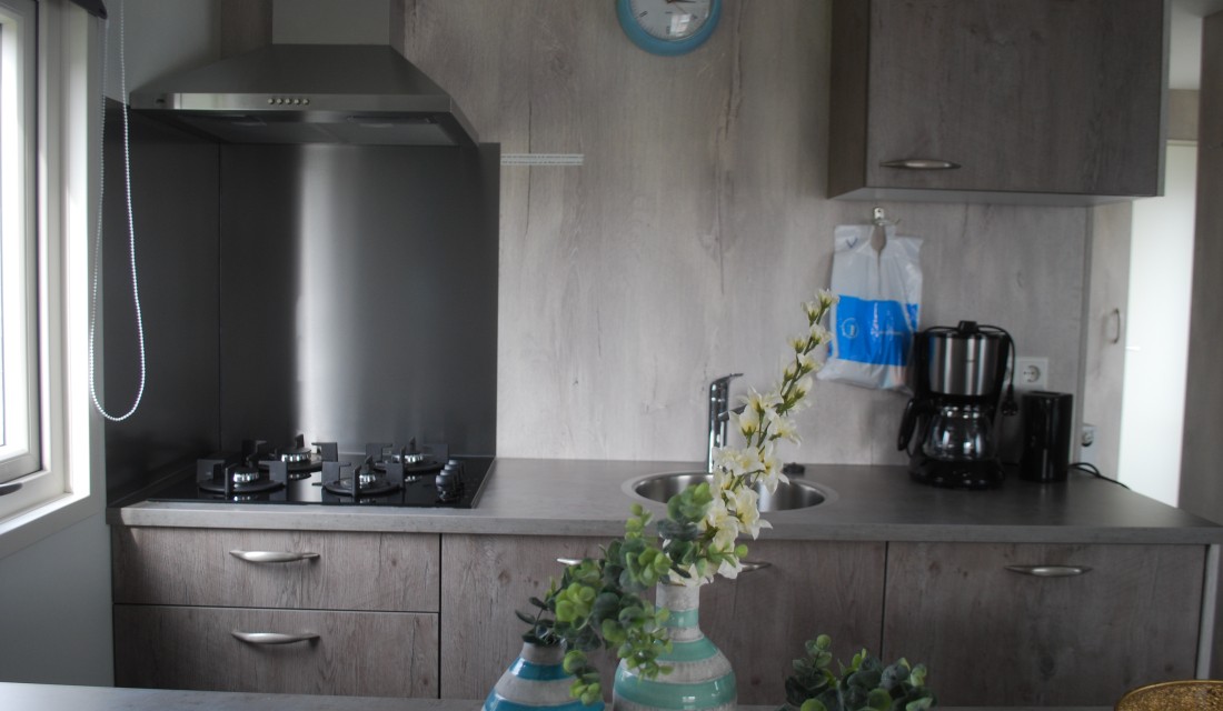 Chalet-3 Camping Janse Keuken 2.jpg