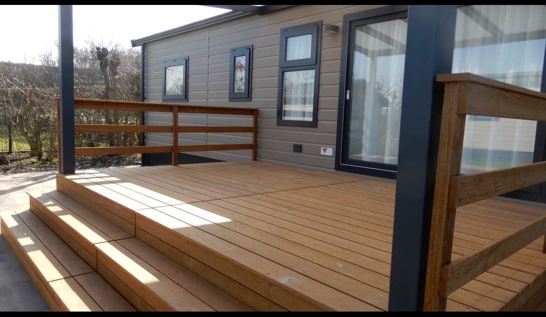 chalet-8-veranda.jpg
