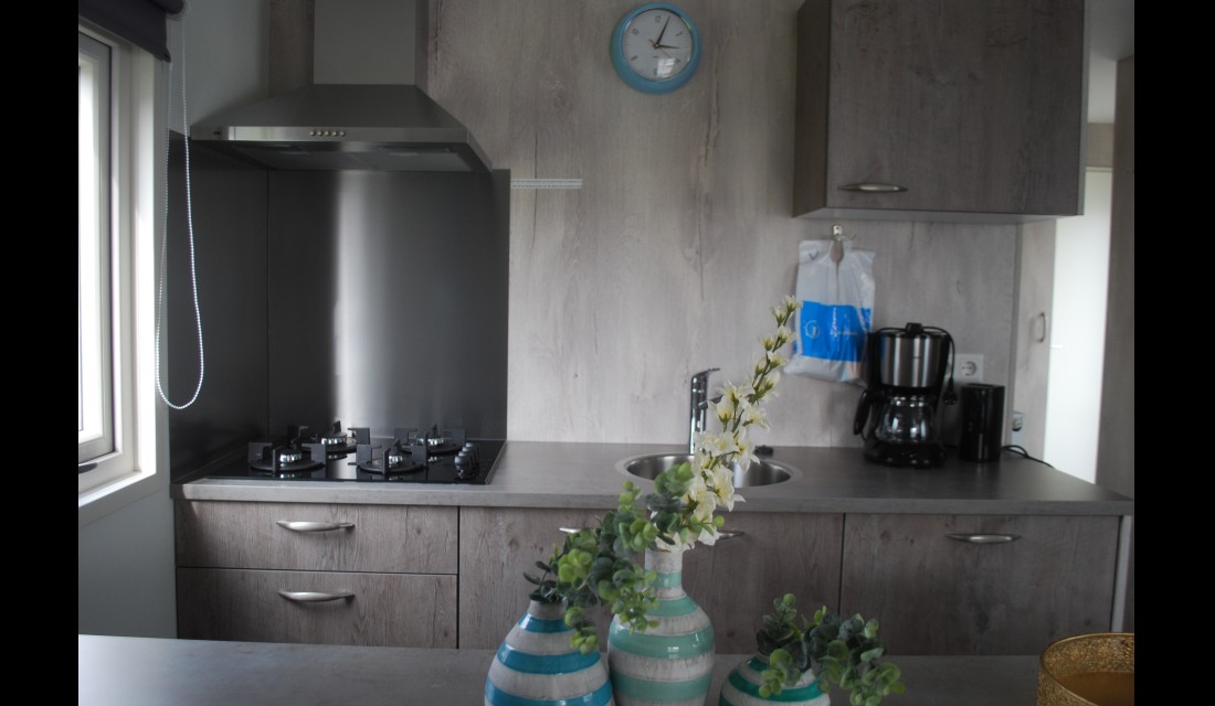 Chalet-3 Camping Janse Keuken 2.jpg